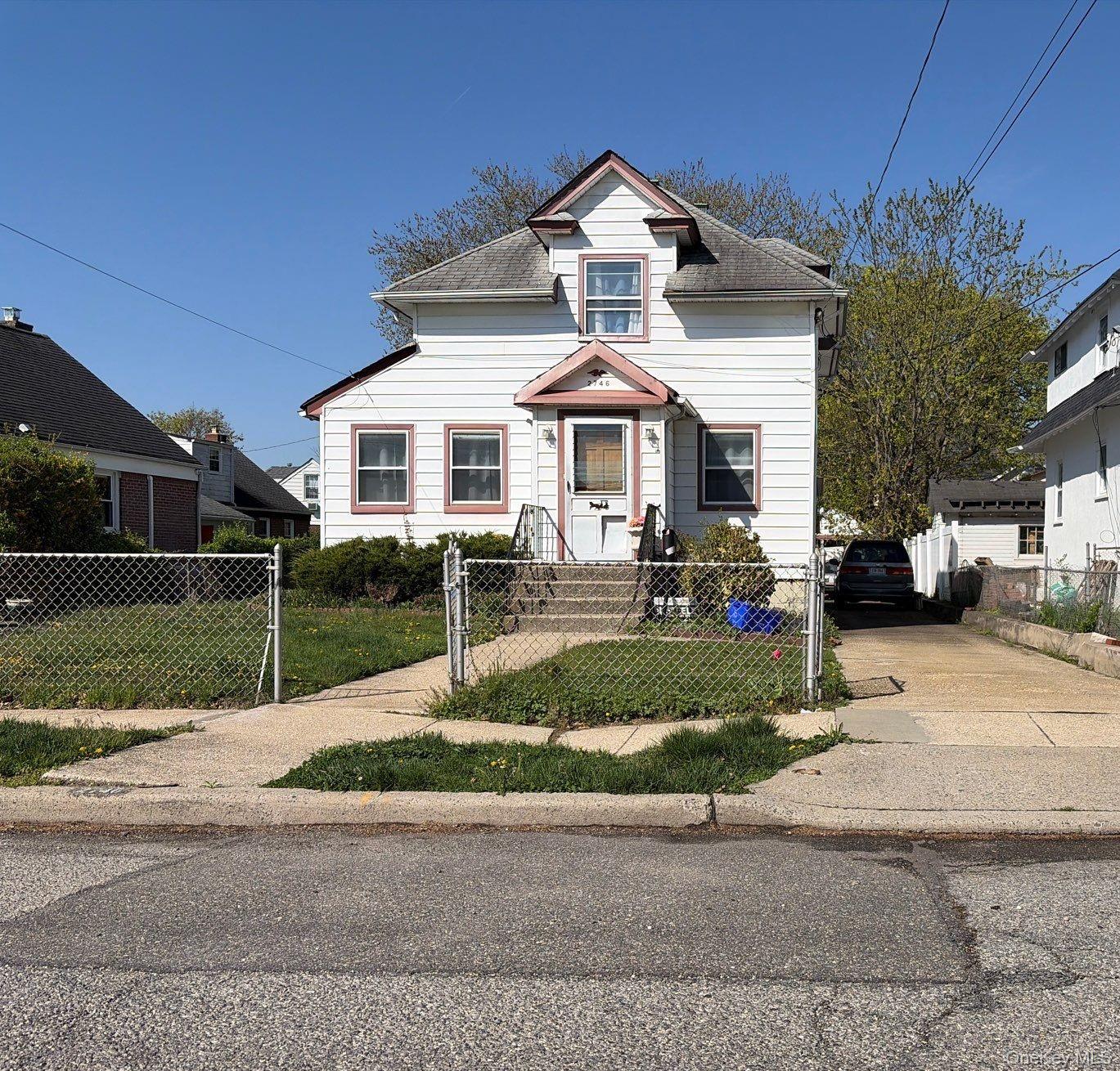 2746 Park Avenue Property Photo 1