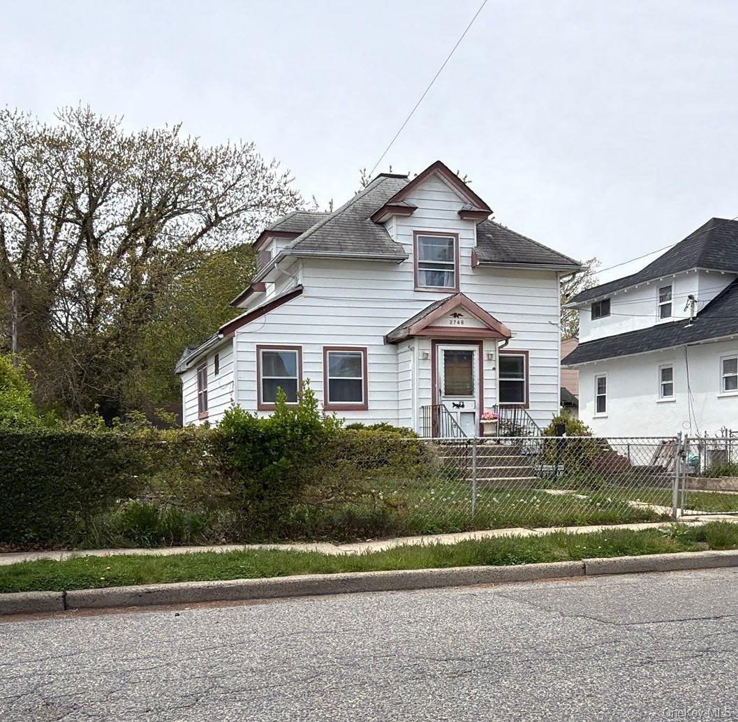 2746 Park Avenue Property Photo 2
