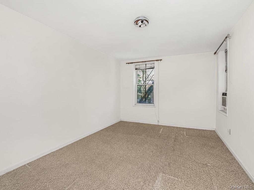 3305 92nd Street 1b Property Photo 3