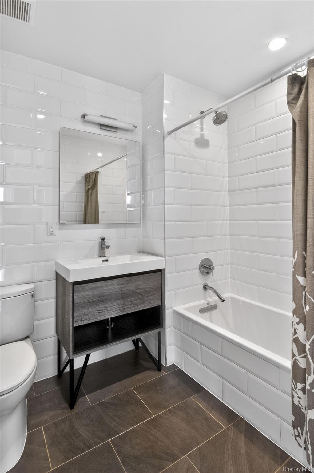 225 E 138th Street Ph2 Property Photo 12
