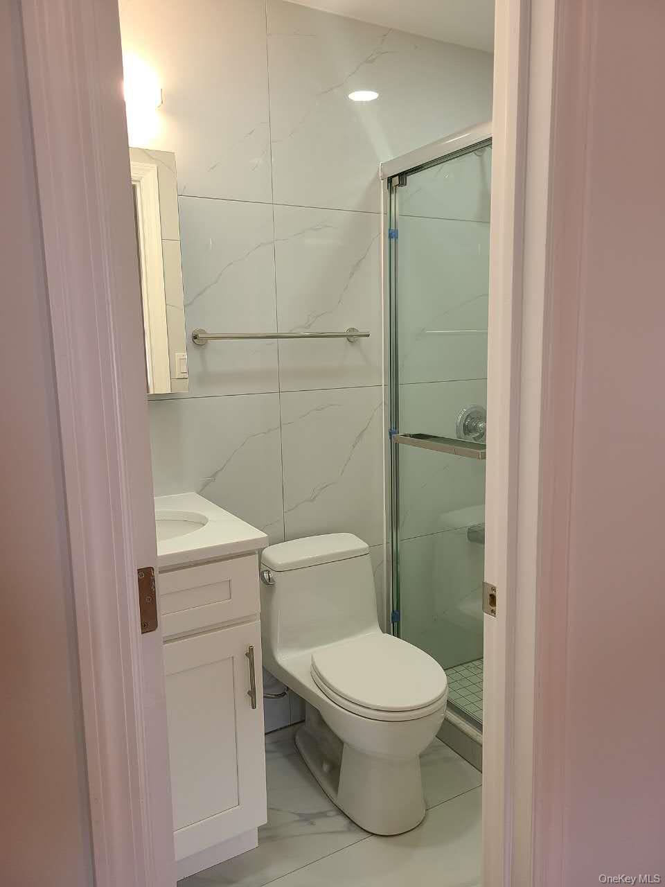 6473 Ellwell Crescent 1st Floor Property Photo 5