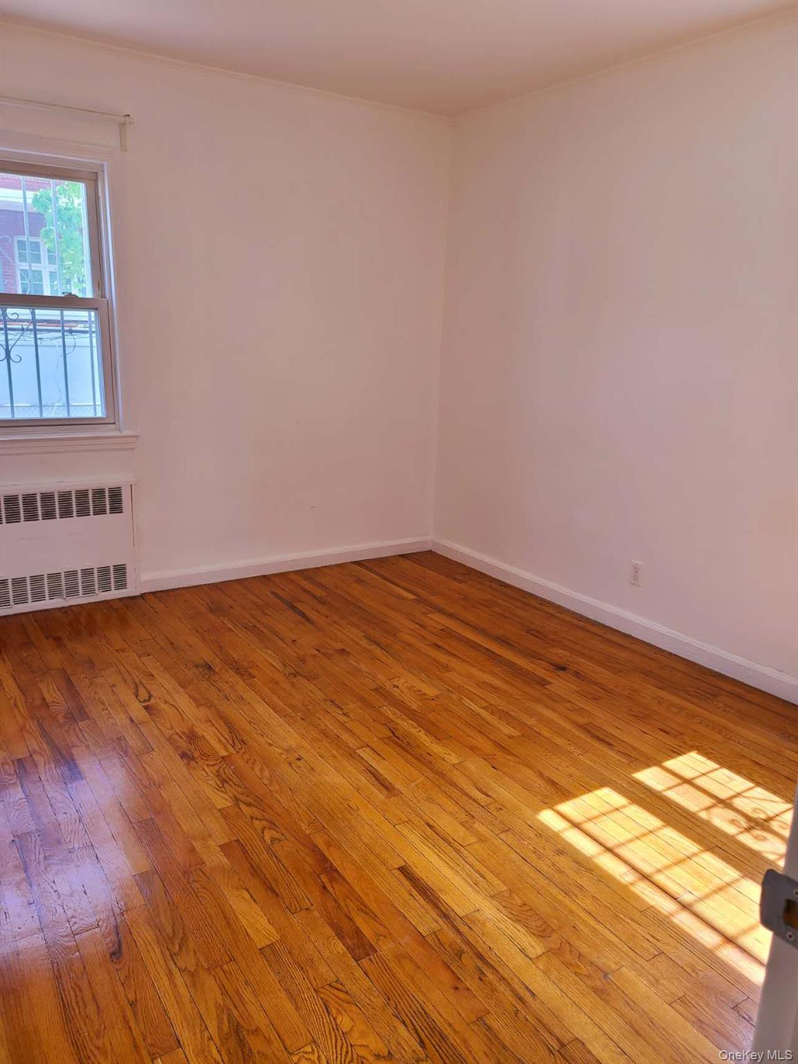 6473 Ellwell Crescent 1st Floor Property Photo 8