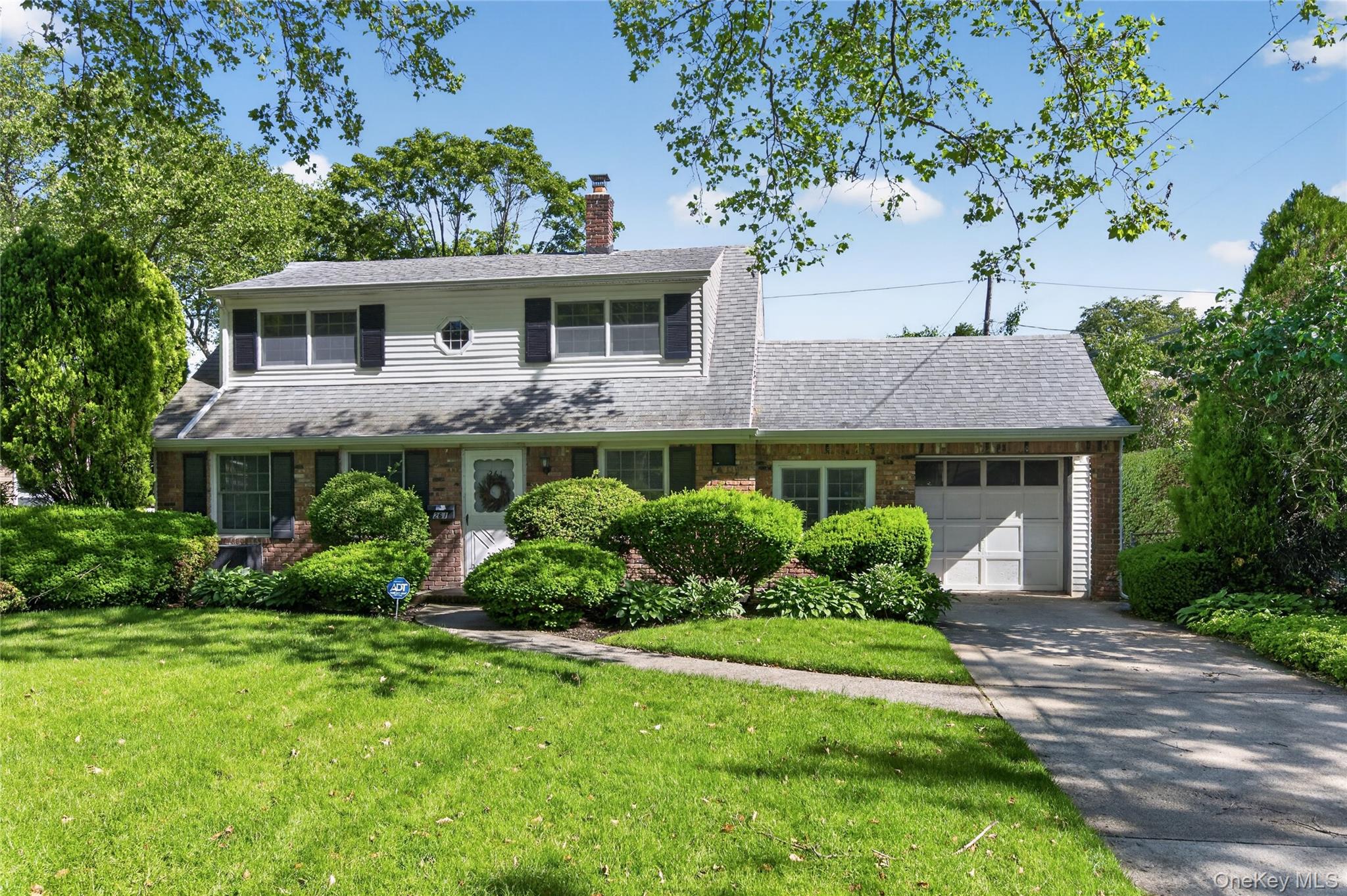 261 Wright Avenue Property Photo 1