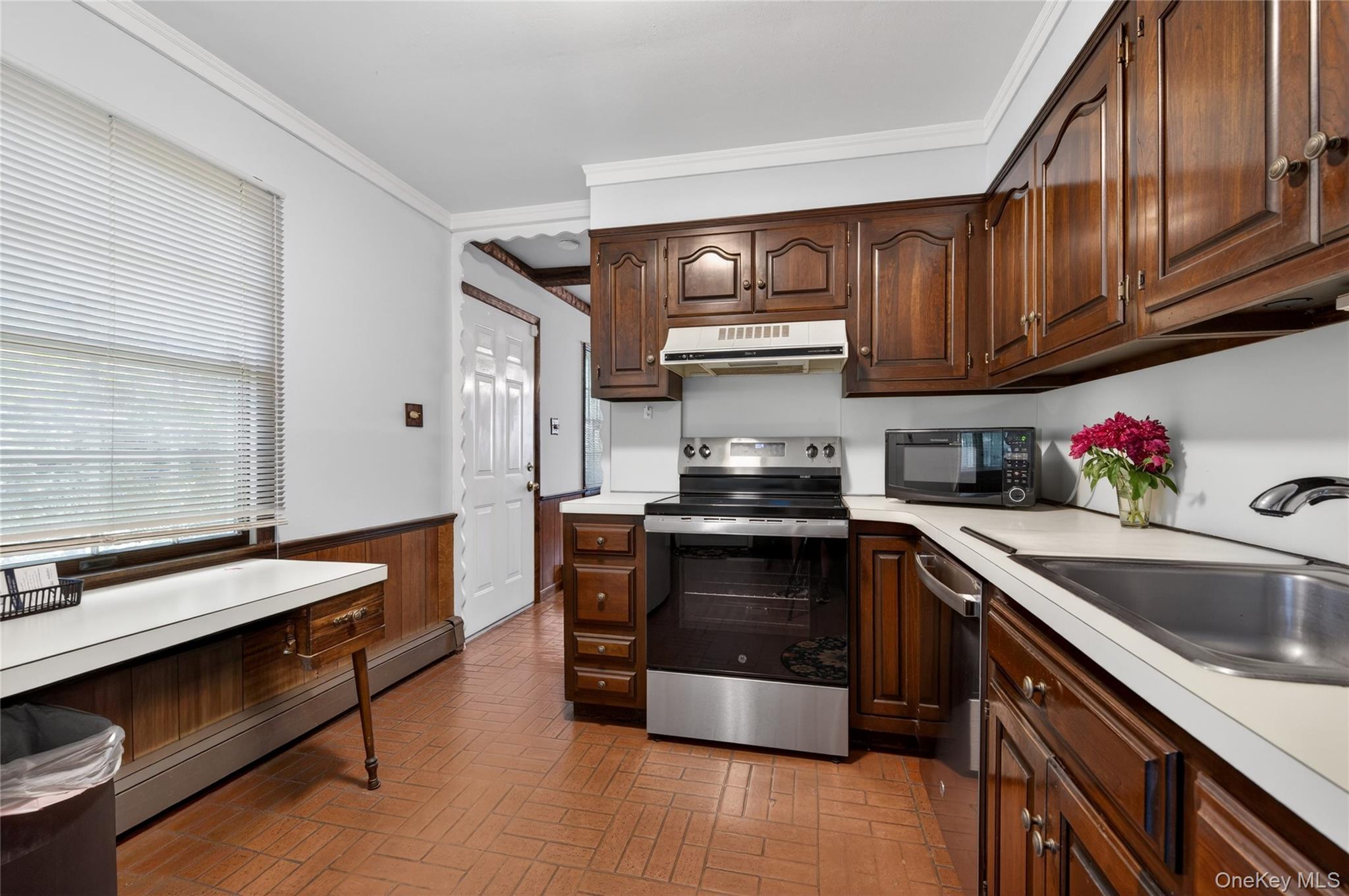 261 Wright Avenue Property Photo 9