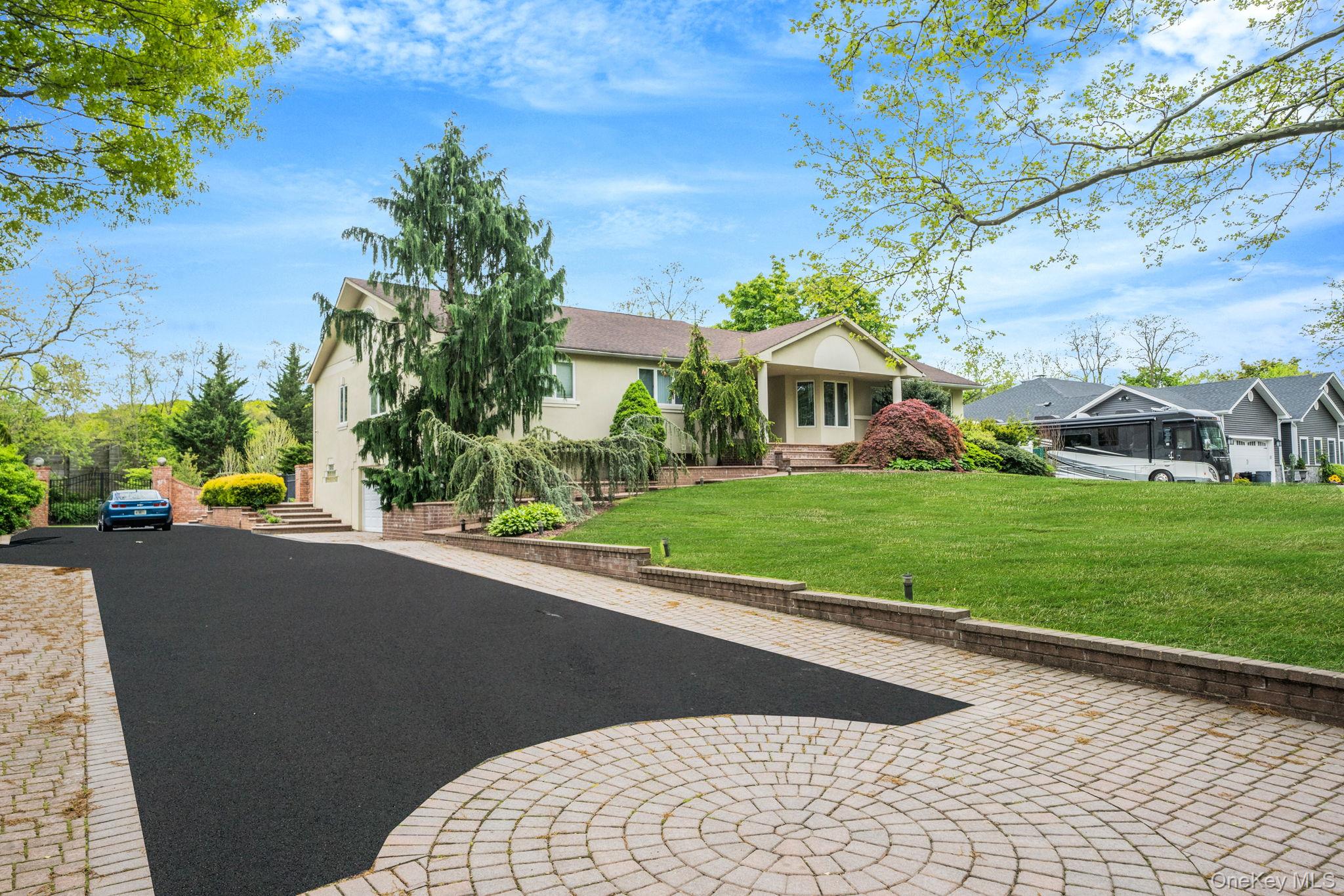 14 Penn Drive Property Photo 2