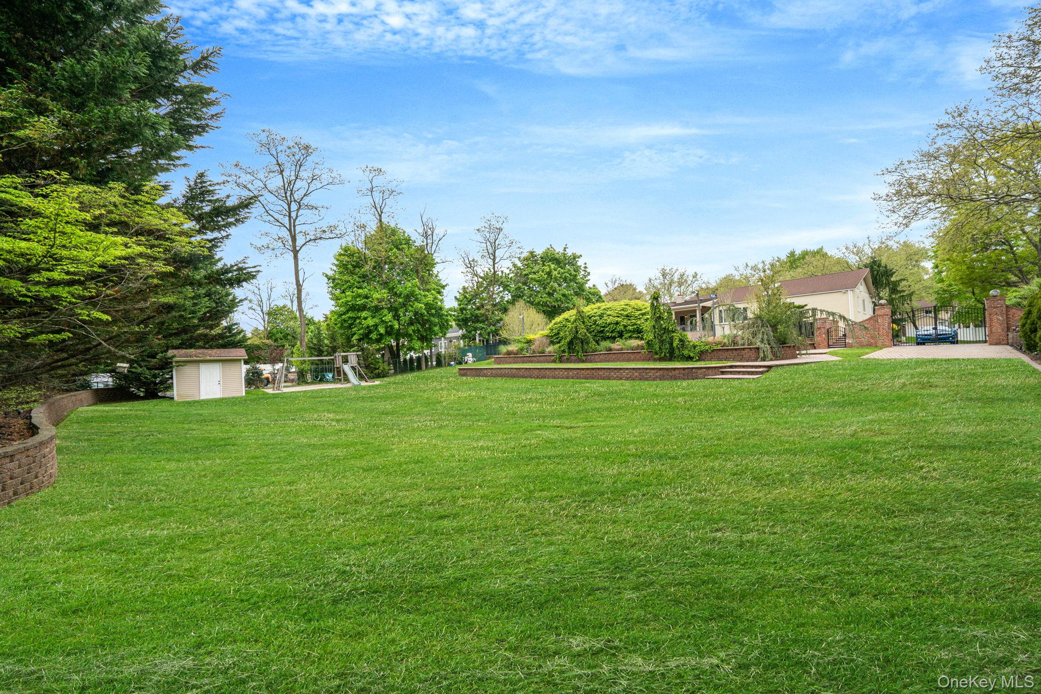 14 Penn Drive Property Photo 4