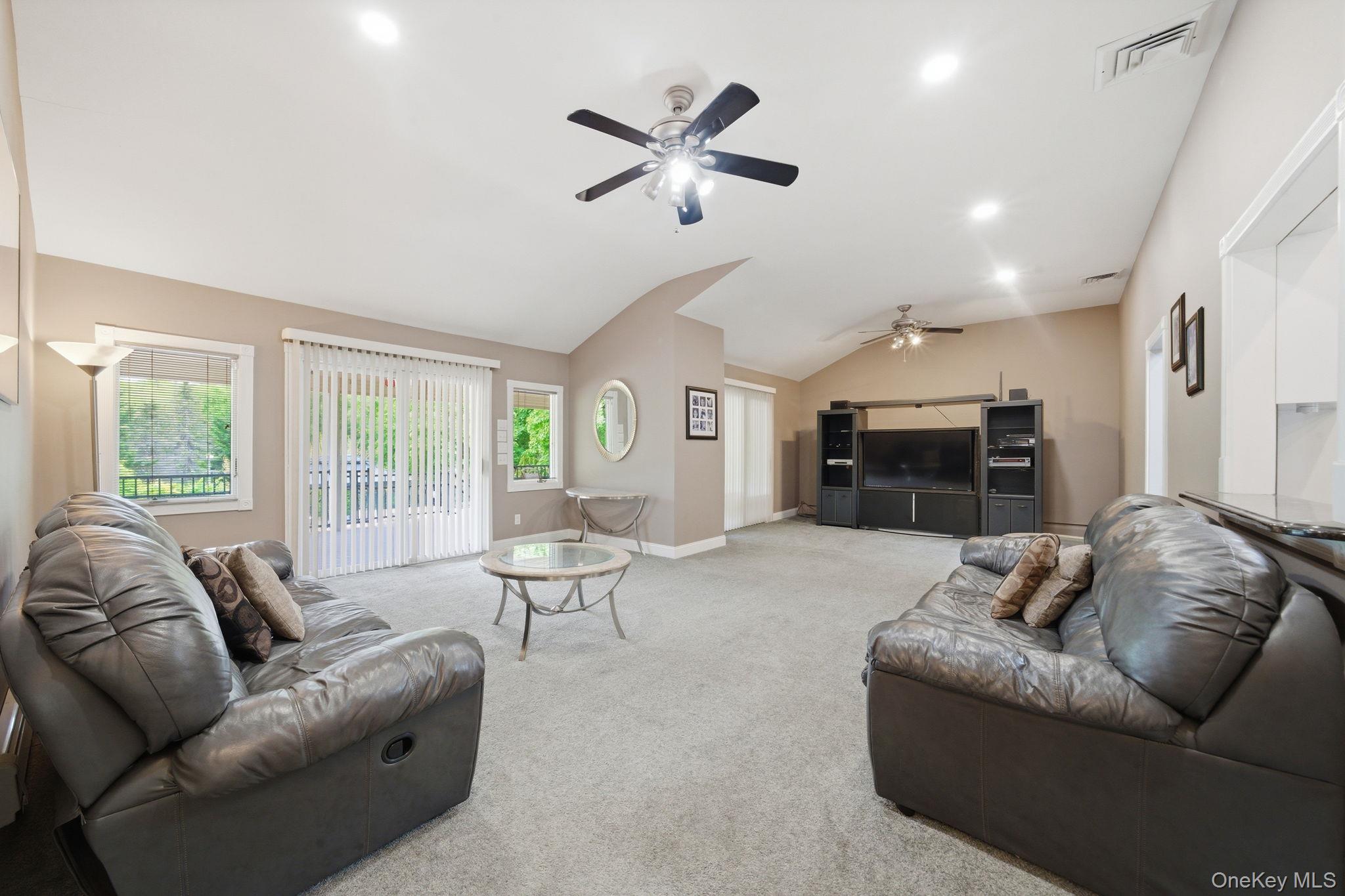 14 Penn Drive Property Photo 15
