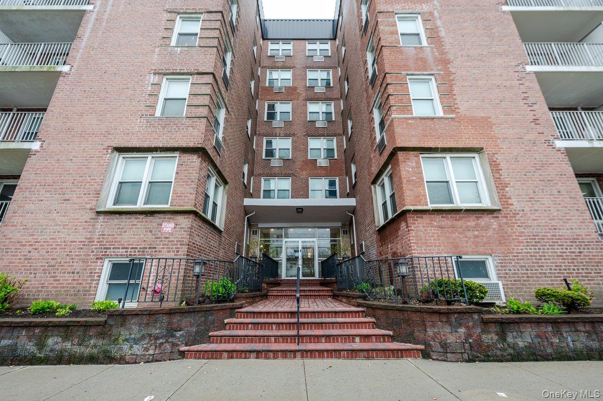 210 E Broadway 4d Property Photo 1