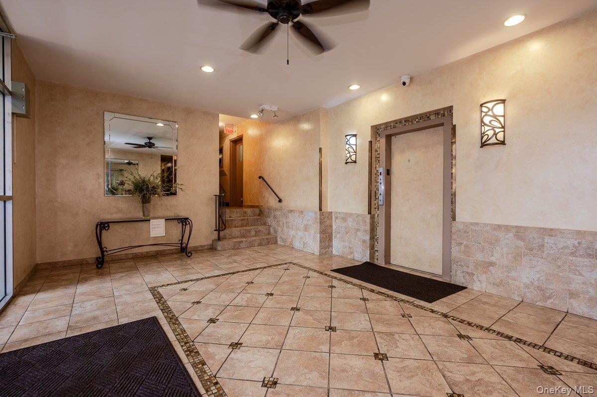 210 E Broadway 4d Property Photo 3
