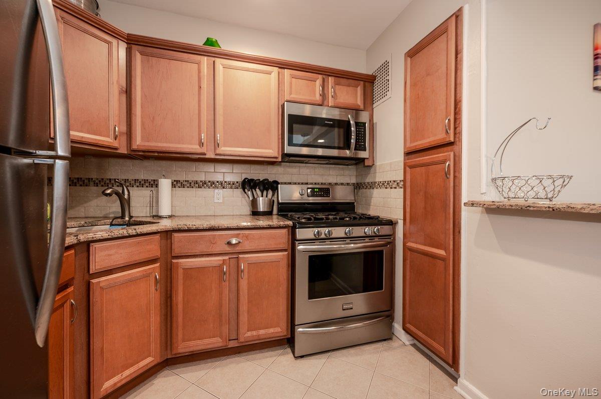210 E Broadway 4d Property Photo 8