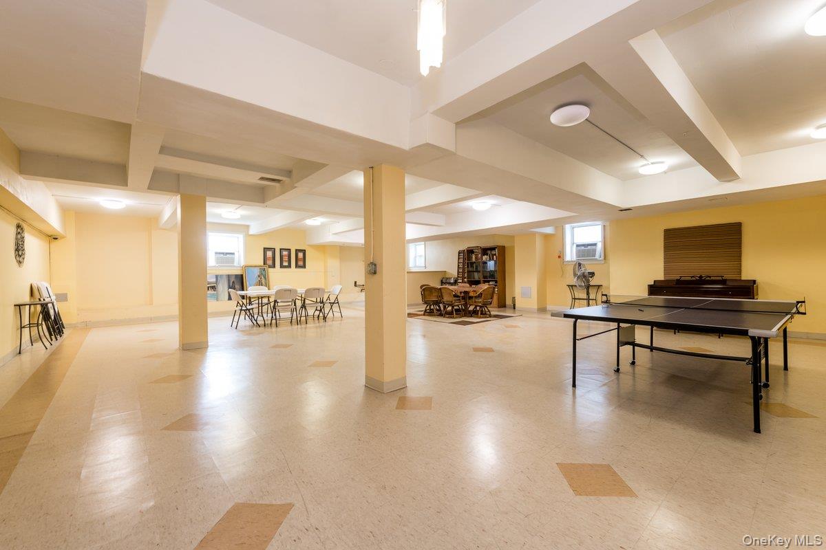 210 E Broadway 4d Property Photo 17