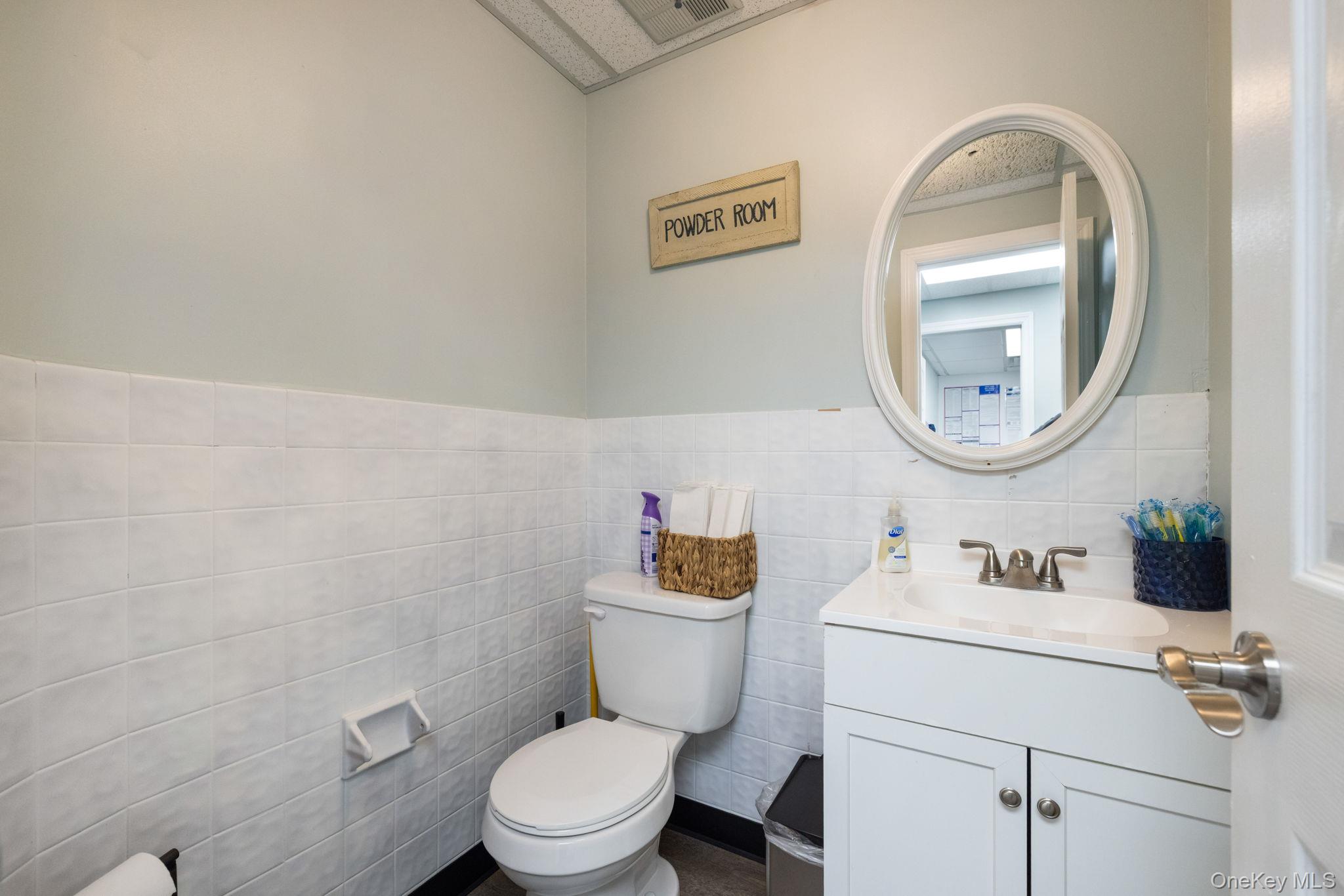 500 New Hempstead Road Property Photo 5