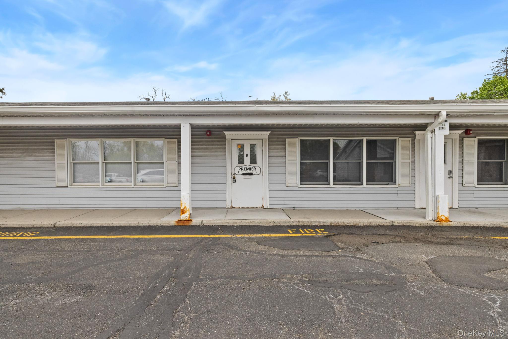 500 New Hempstead Road Property Photo 12