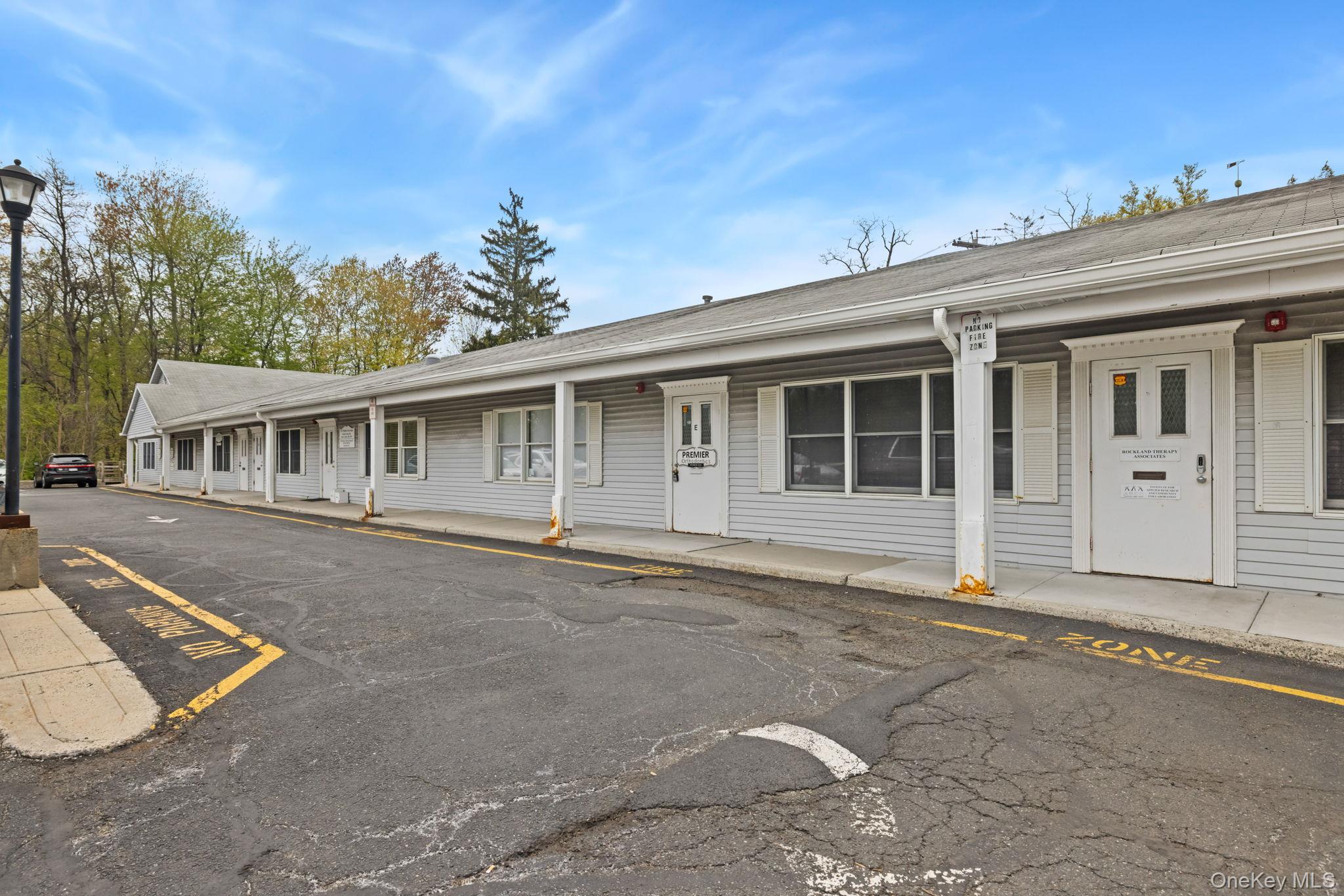 500 New Hempstead Road Property Photo 13