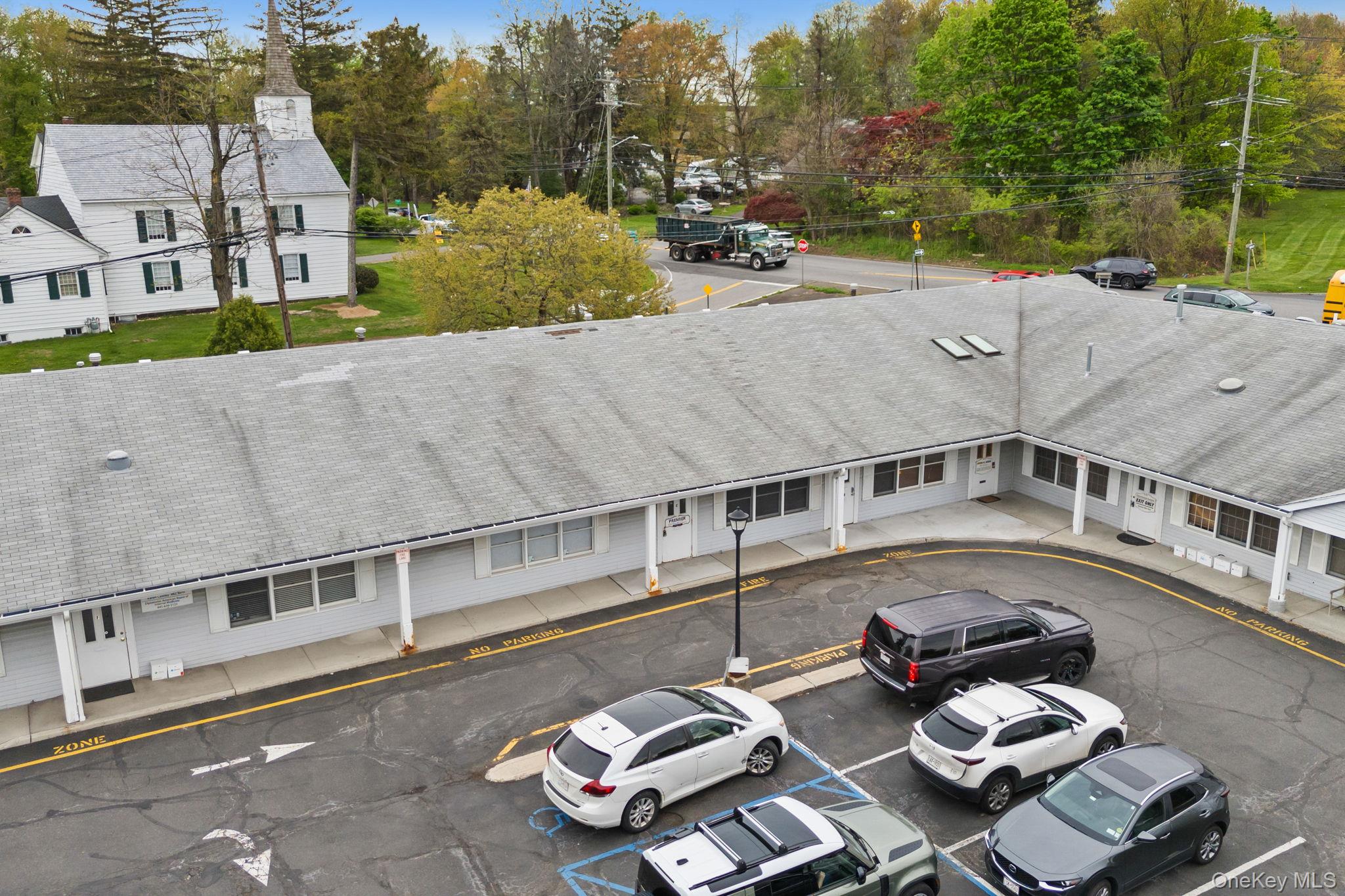 500 New Hempstead Road Property Photo 16