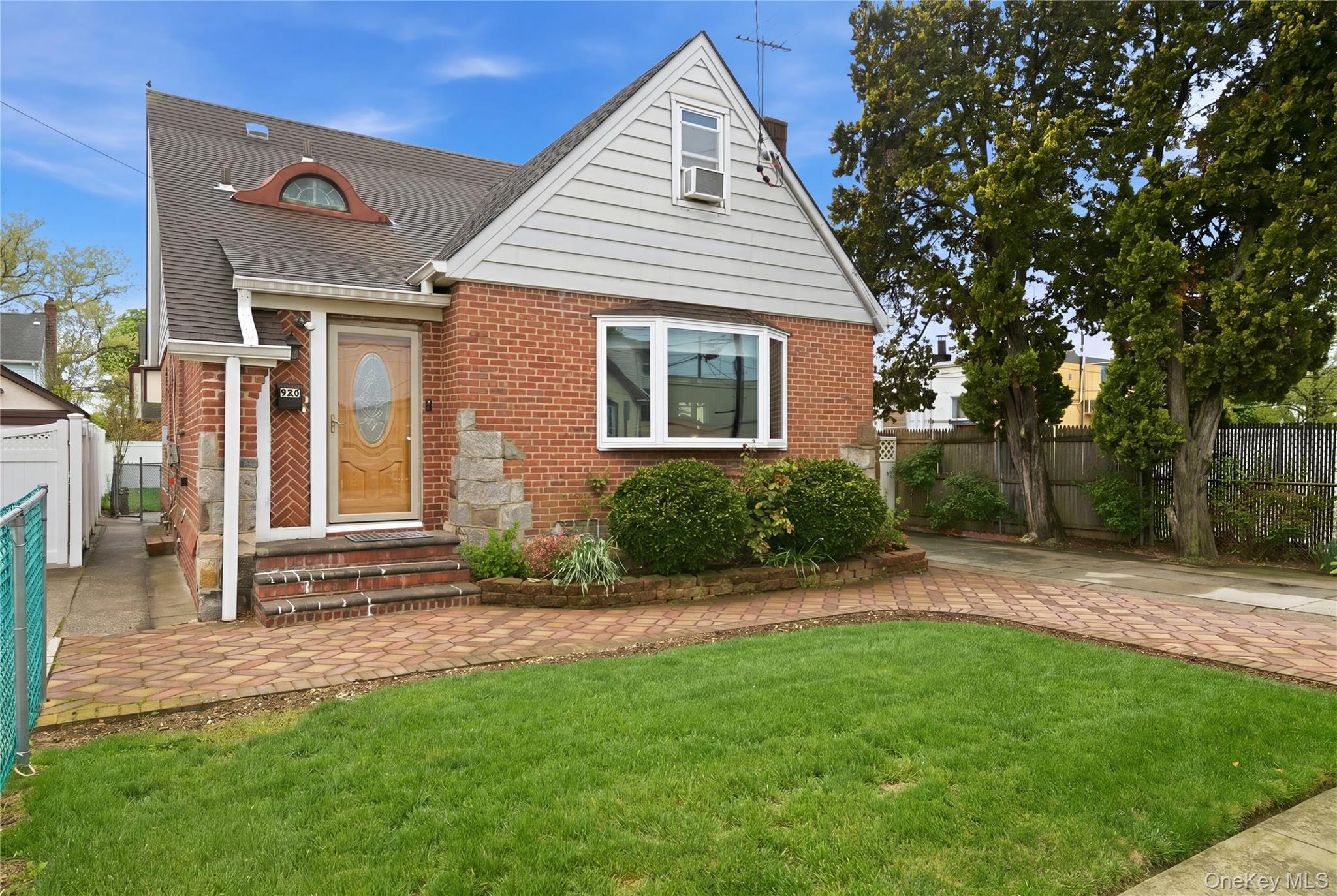969 Gabriel Avenue Property Photo 2