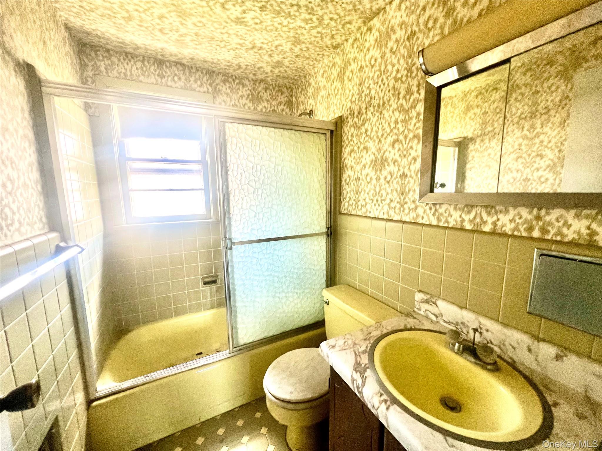 446 Howard Avenue Property Photo 11
