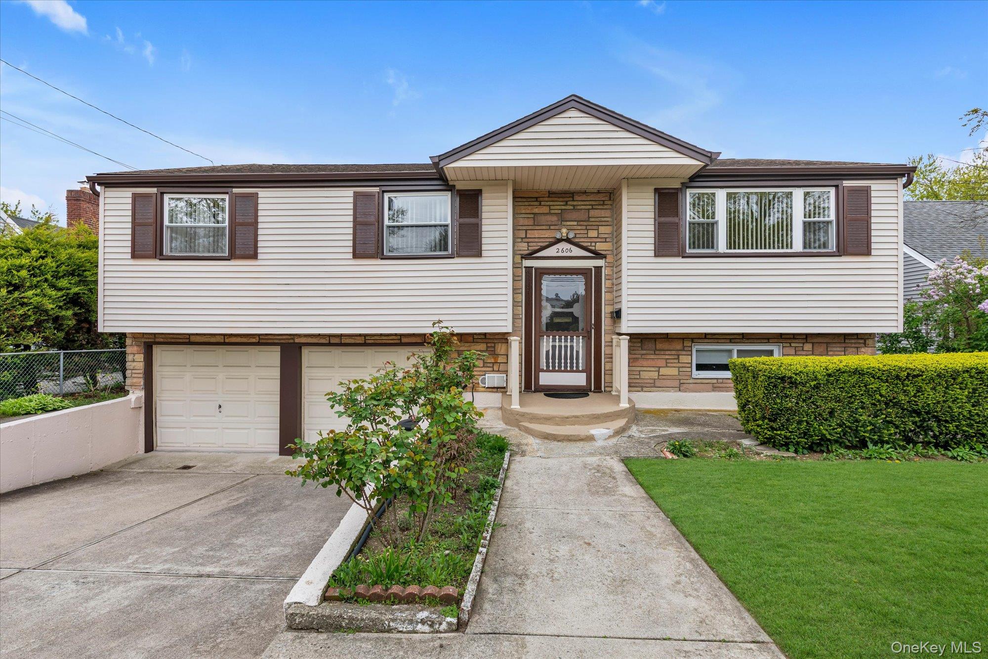 2606 Beach Drive