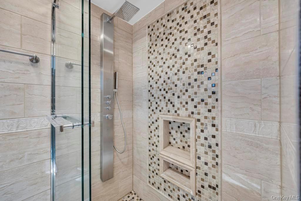 16 Phipps Lane Property Photo 12