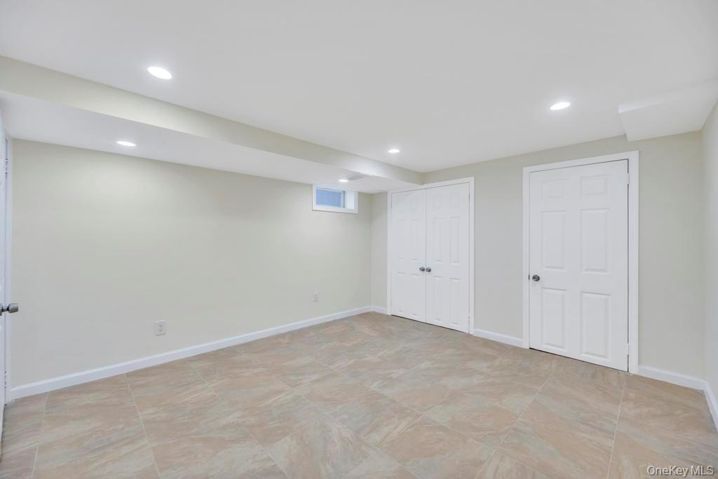 16 Phipps Lane Property Photo 21