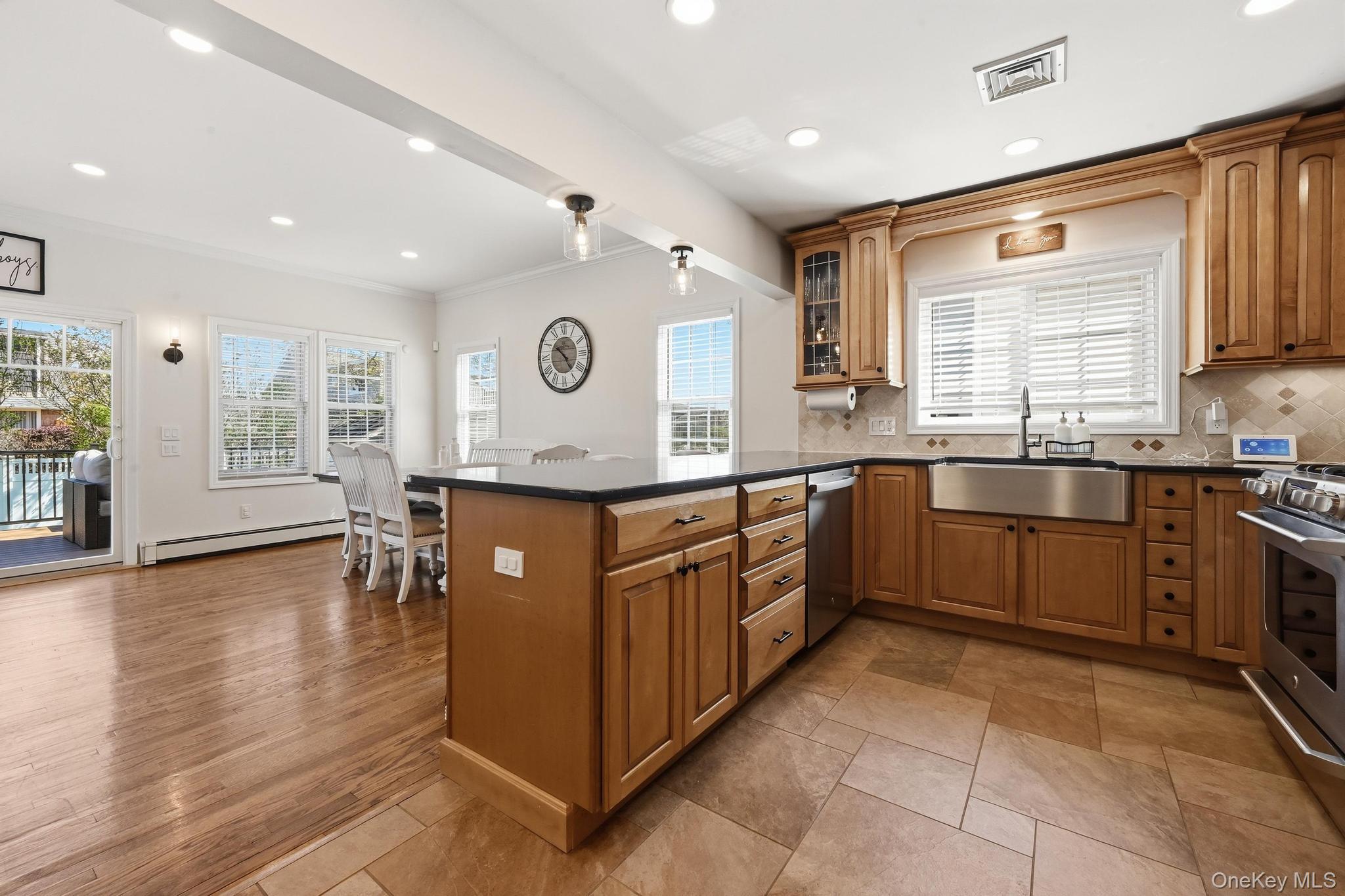 827 Channel Road Property Photo 16