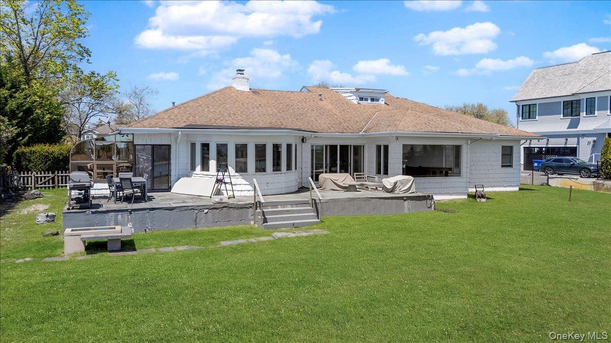 270 Dolphin Drive Property Photo 5