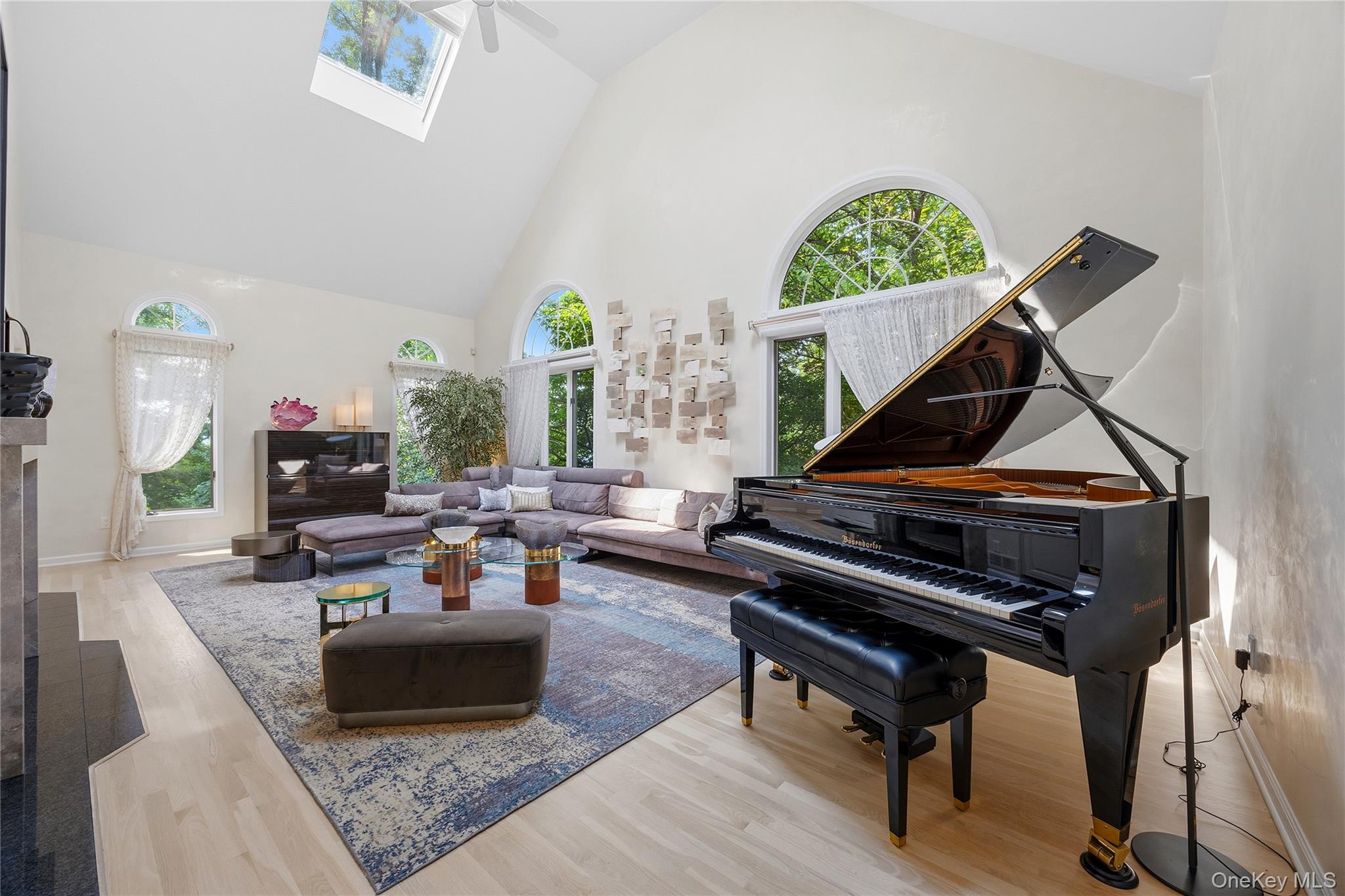 6 Canterbury Court Property Photo 10