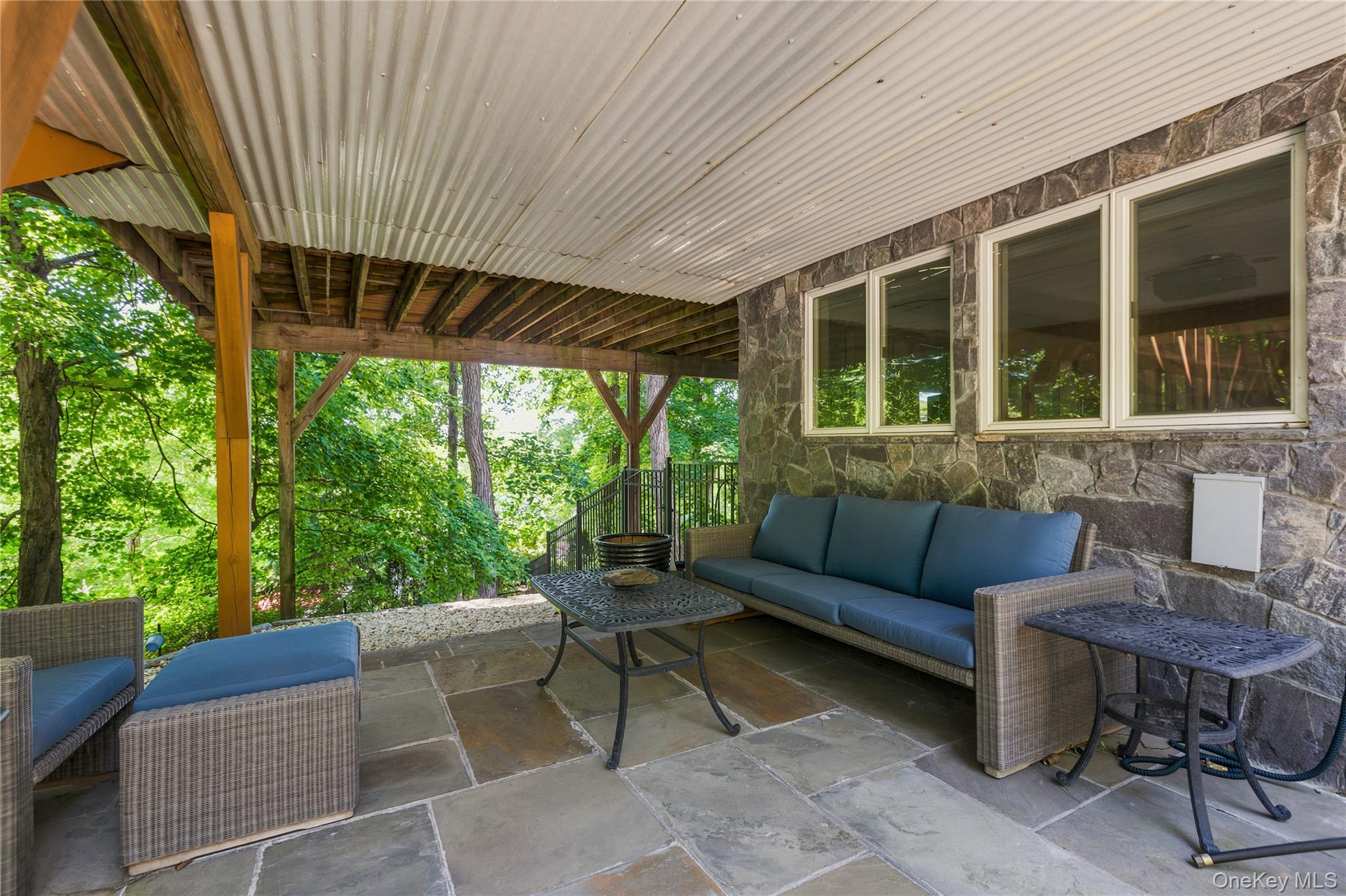 6 Canterbury Court Property Photo 22