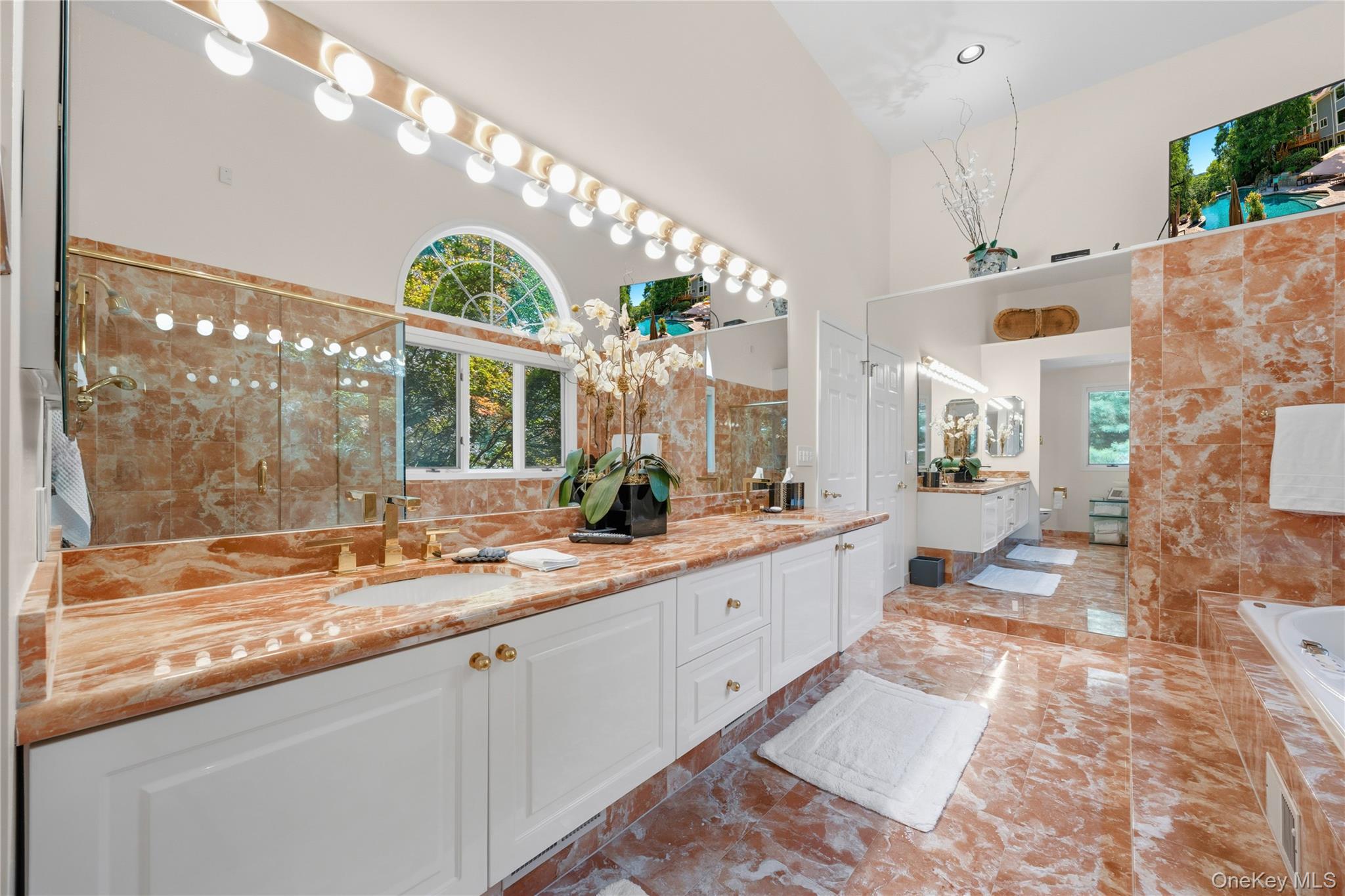 6 Canterbury Court Property Photo 31