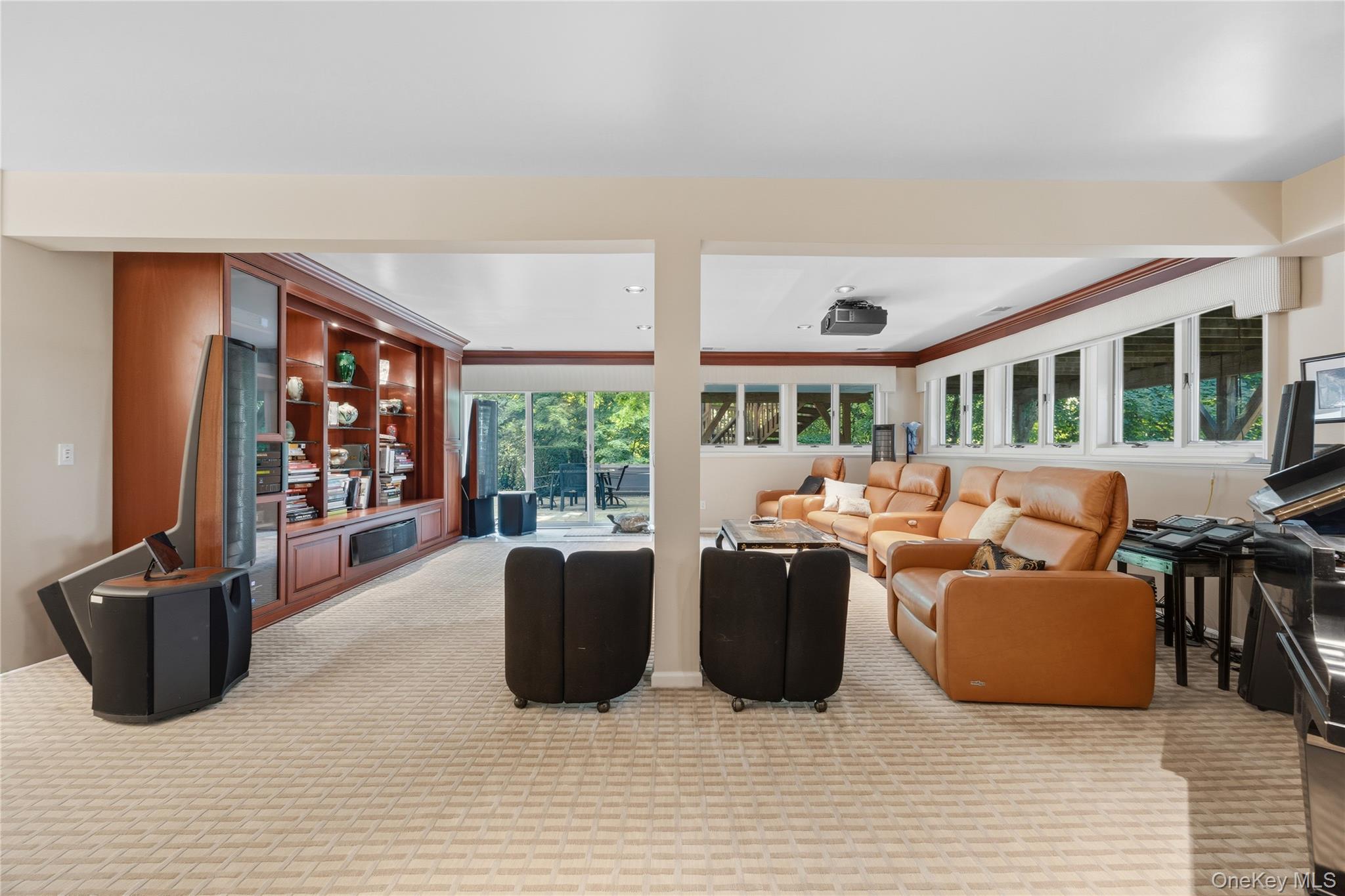 6 Canterbury Court Property Photo 39