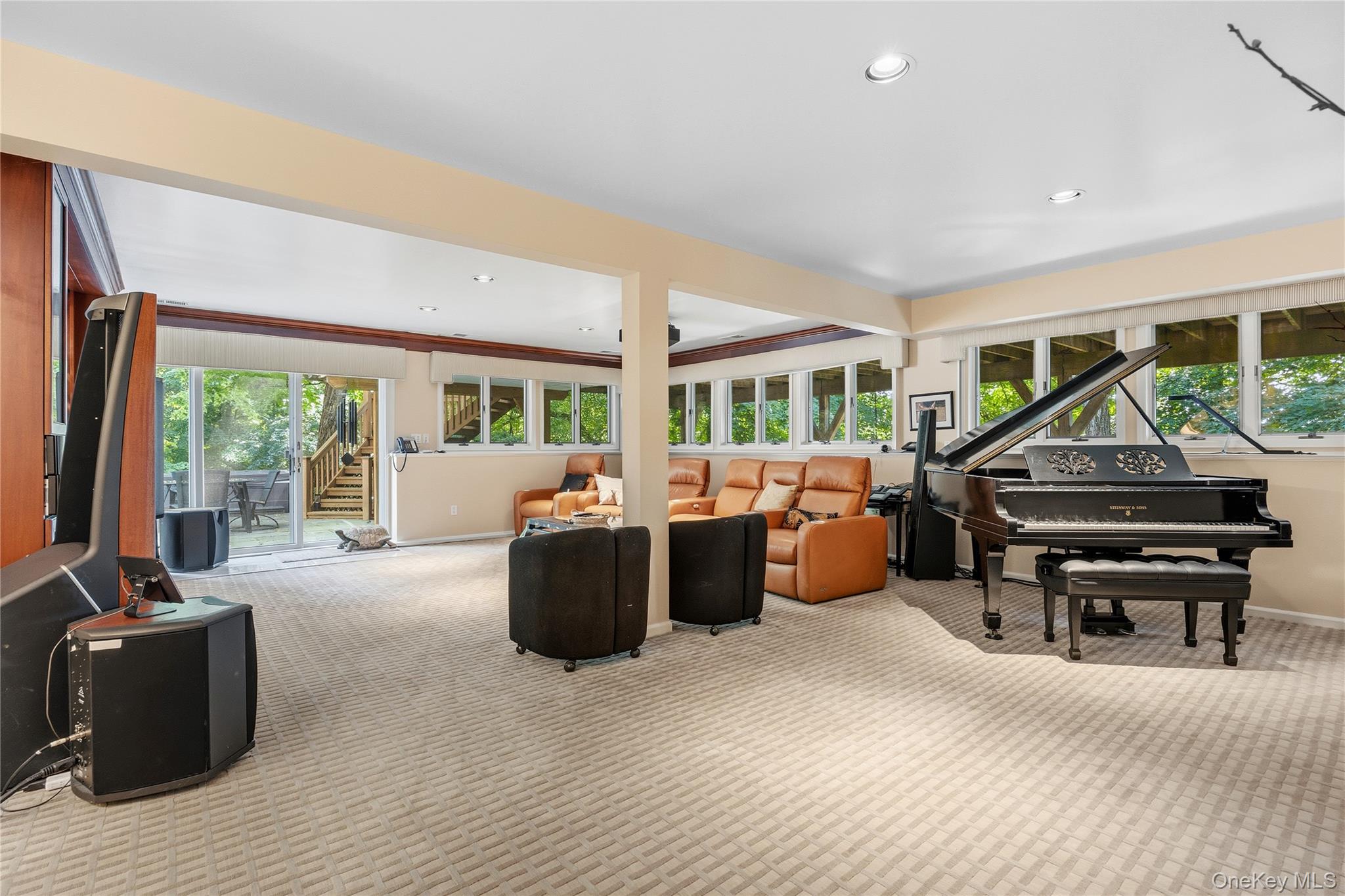 6 Canterbury Court Property Photo 40
