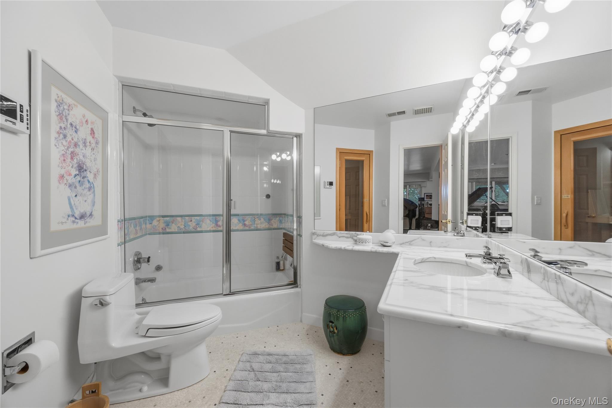 6 Canterbury Court Property Photo 43