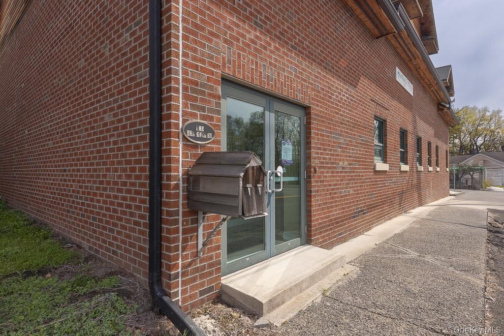 1 Teneyck Street Property Photo 19