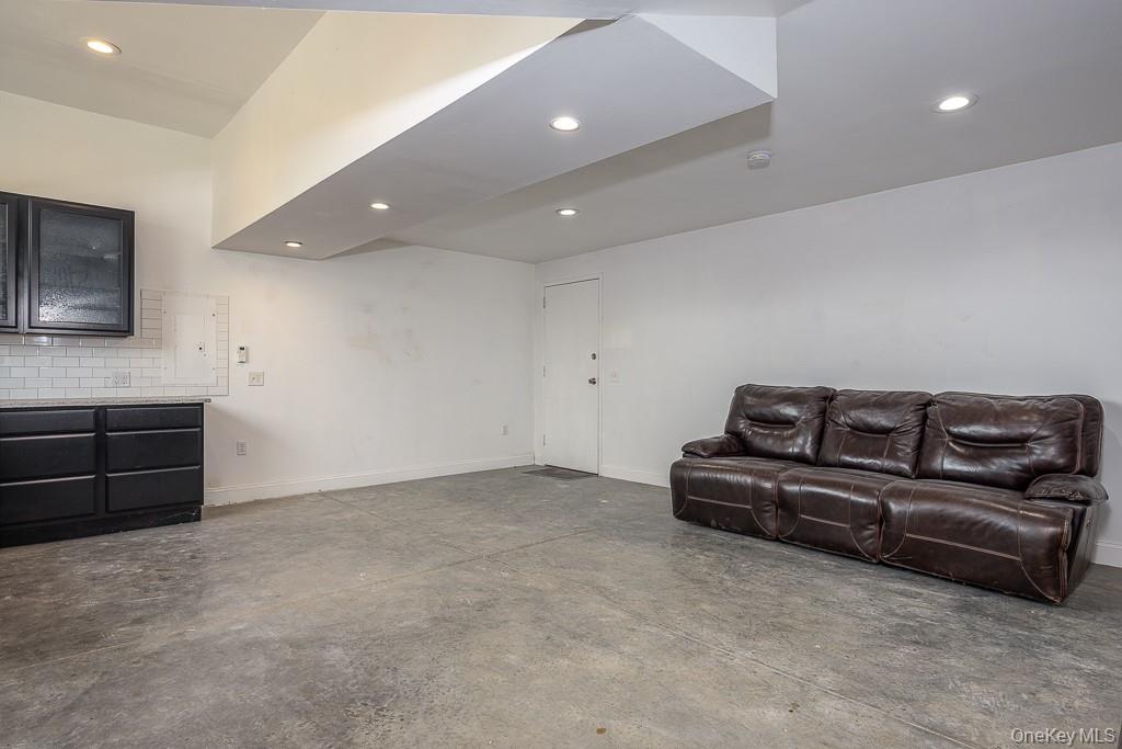 1 Teneyck Street Property Photo 34