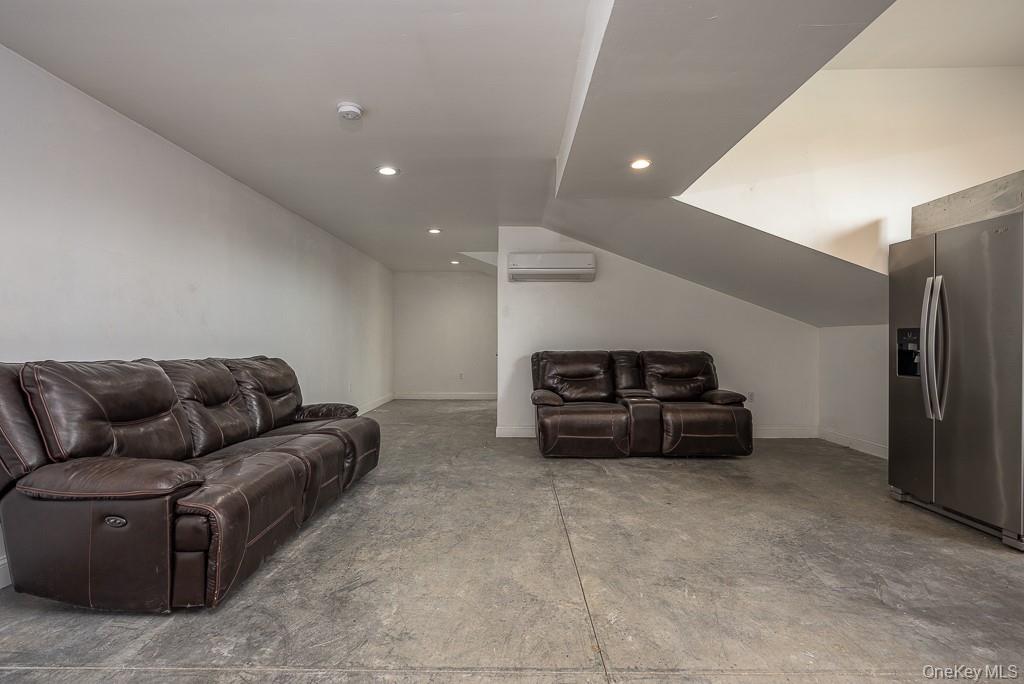 1 Teneyck Street Property Photo 37