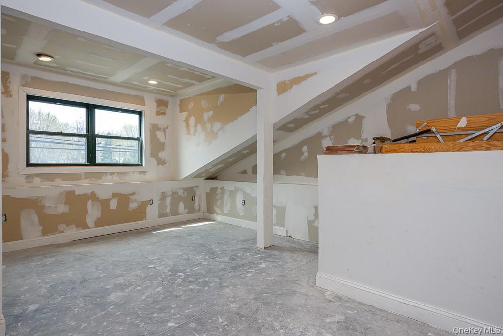 1 Teneyck Street Property Photo 44