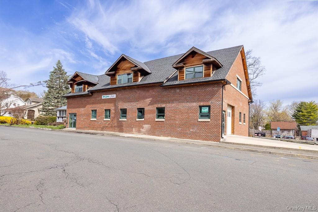 1 Teneyck Street Property Photo 9
