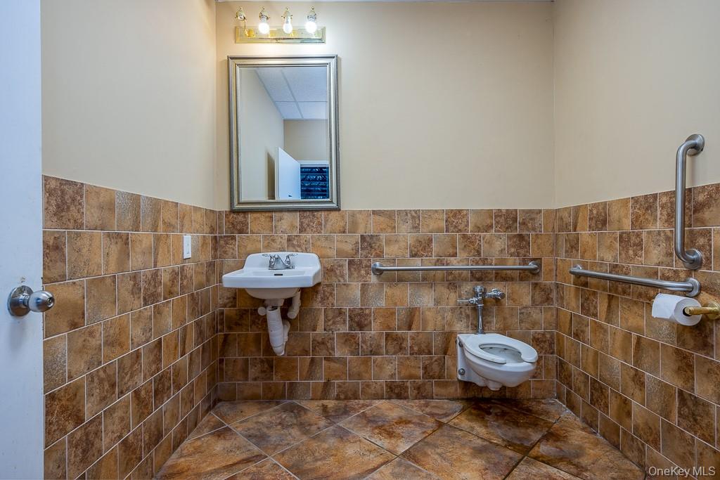 1 Teneyck Street Property Photo 28