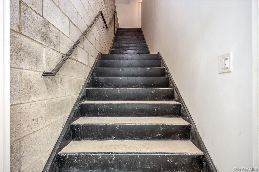 1 Teneyck Street Property Photo 29