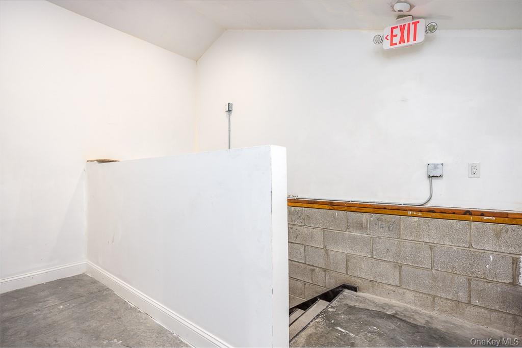 1 Teneyck Street Property Photo 30
