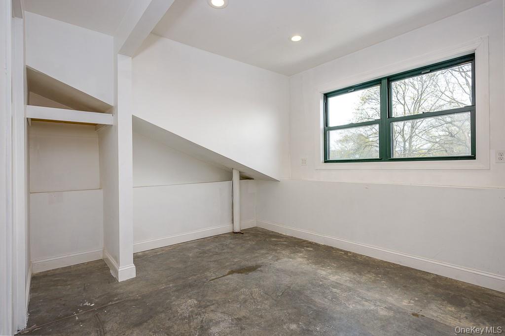 1 Teneyck Street Property Photo 31