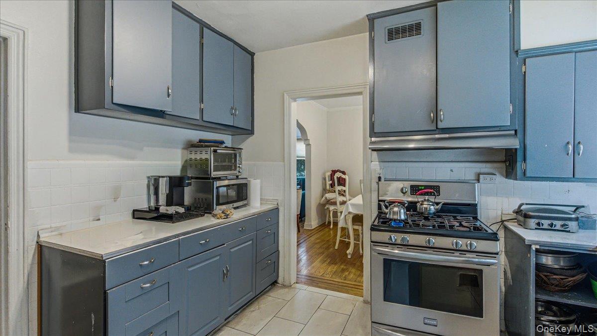 6402 Ellwell Crescent Property Photo 11