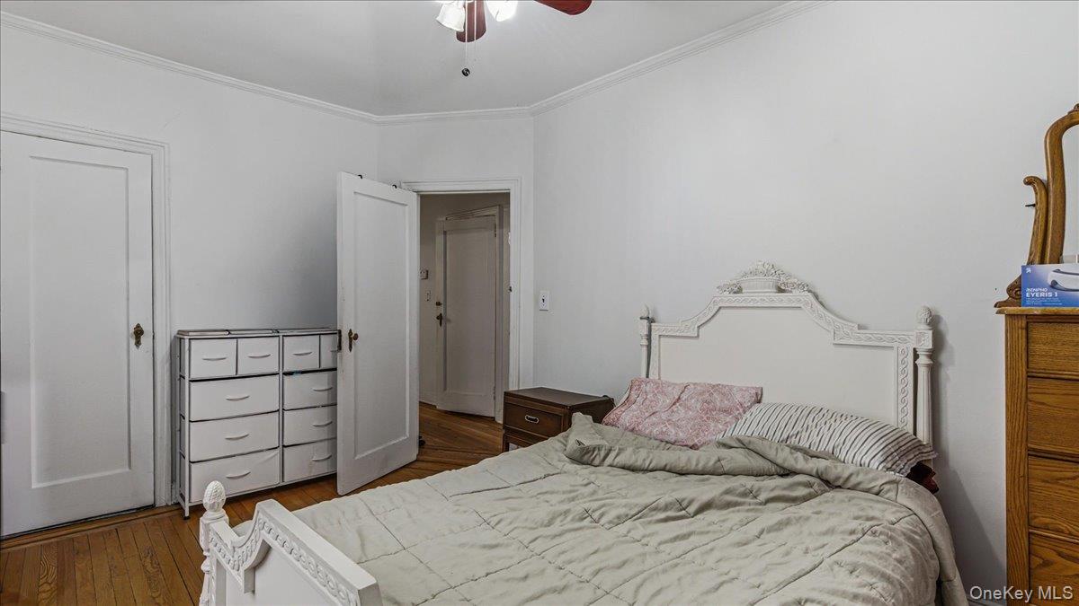 6402 Ellwell Crescent Property Photo 14