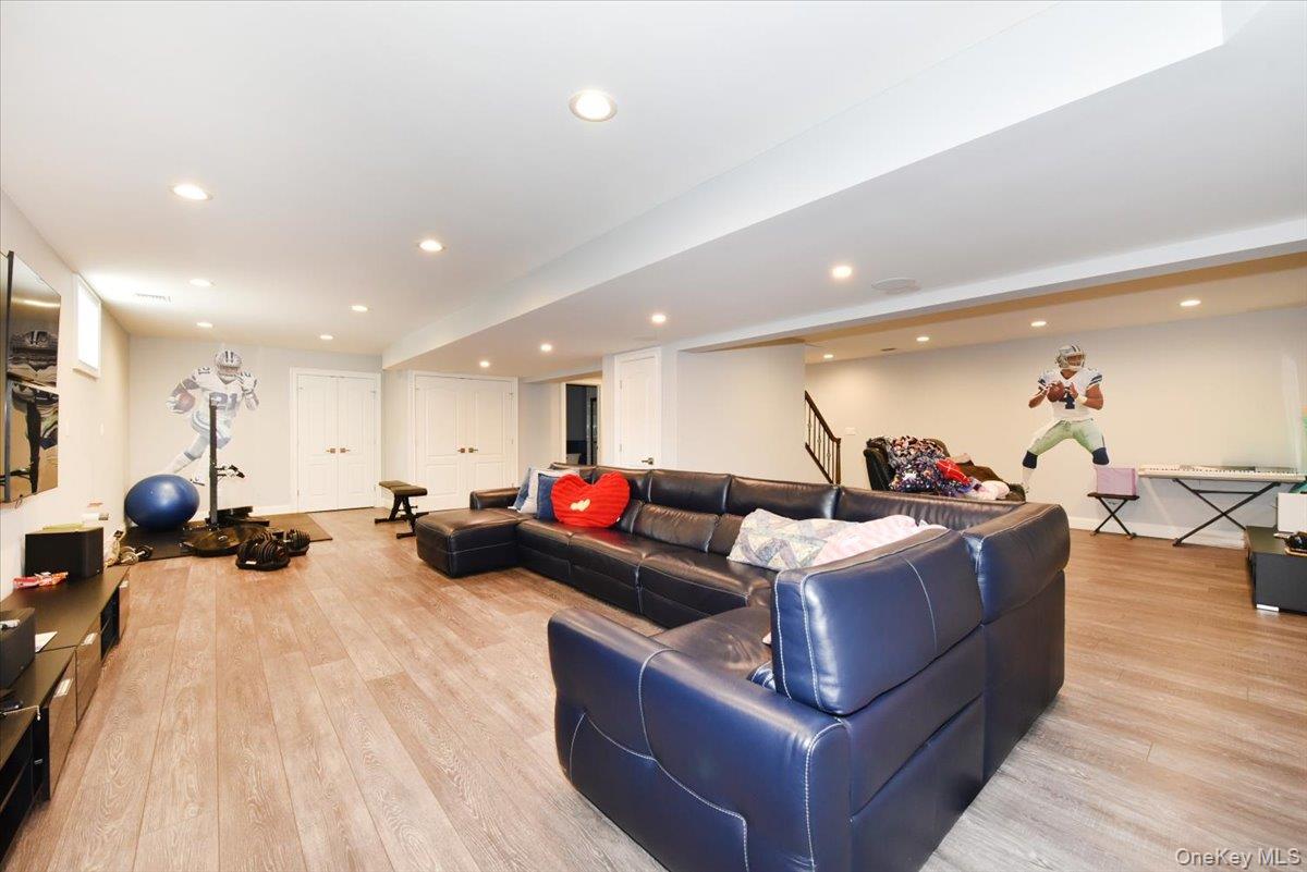 2150 Van Nostrand Avenue Property Photo 37