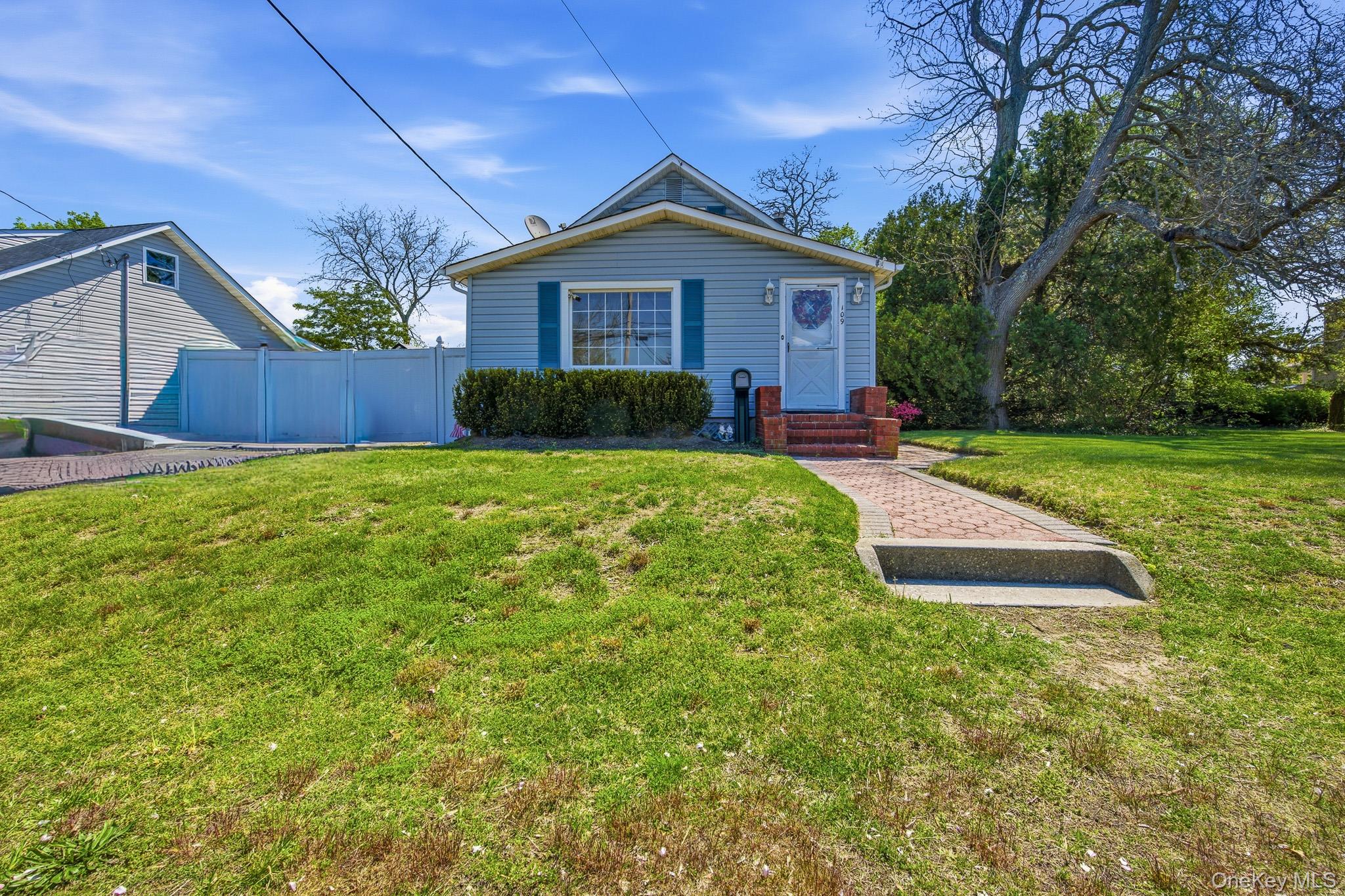 109 Grove Avenue Property Photo 1
