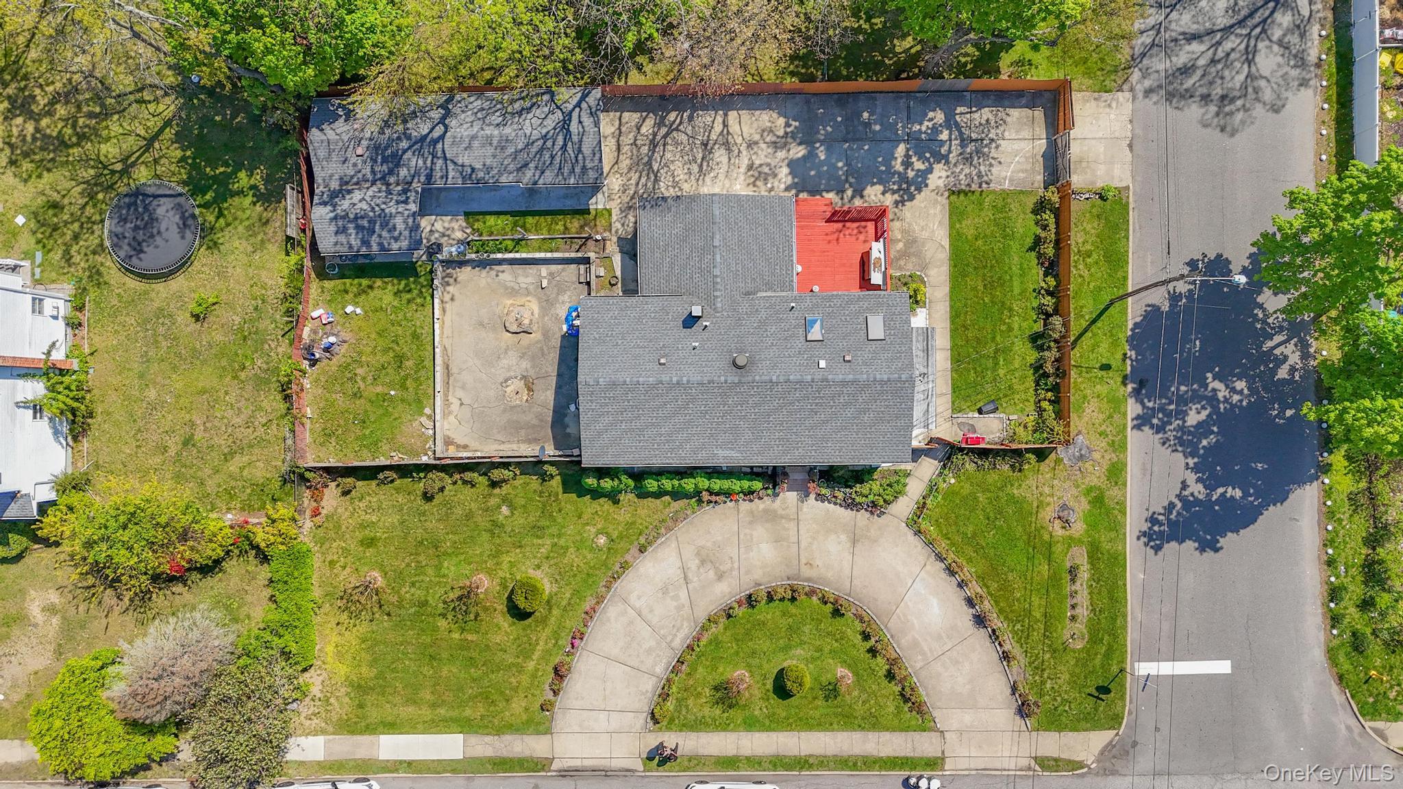 683 Broadway Property Photo 4