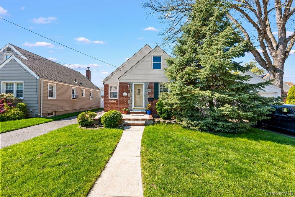 134 E Dover Street Property Photo 1