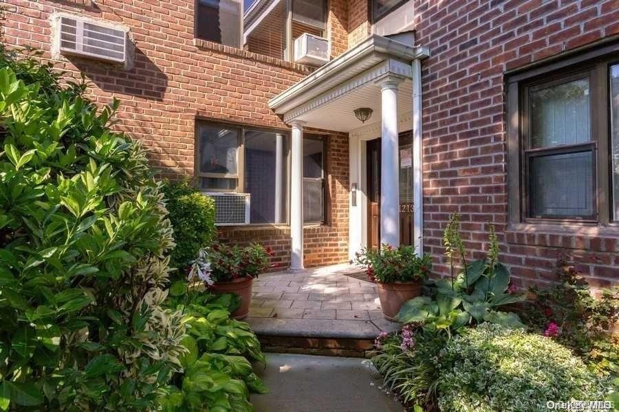 1213 E Broadway B24 Property Photo 2