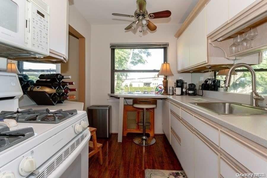 1213 E Broadway B24 Property Photo 11