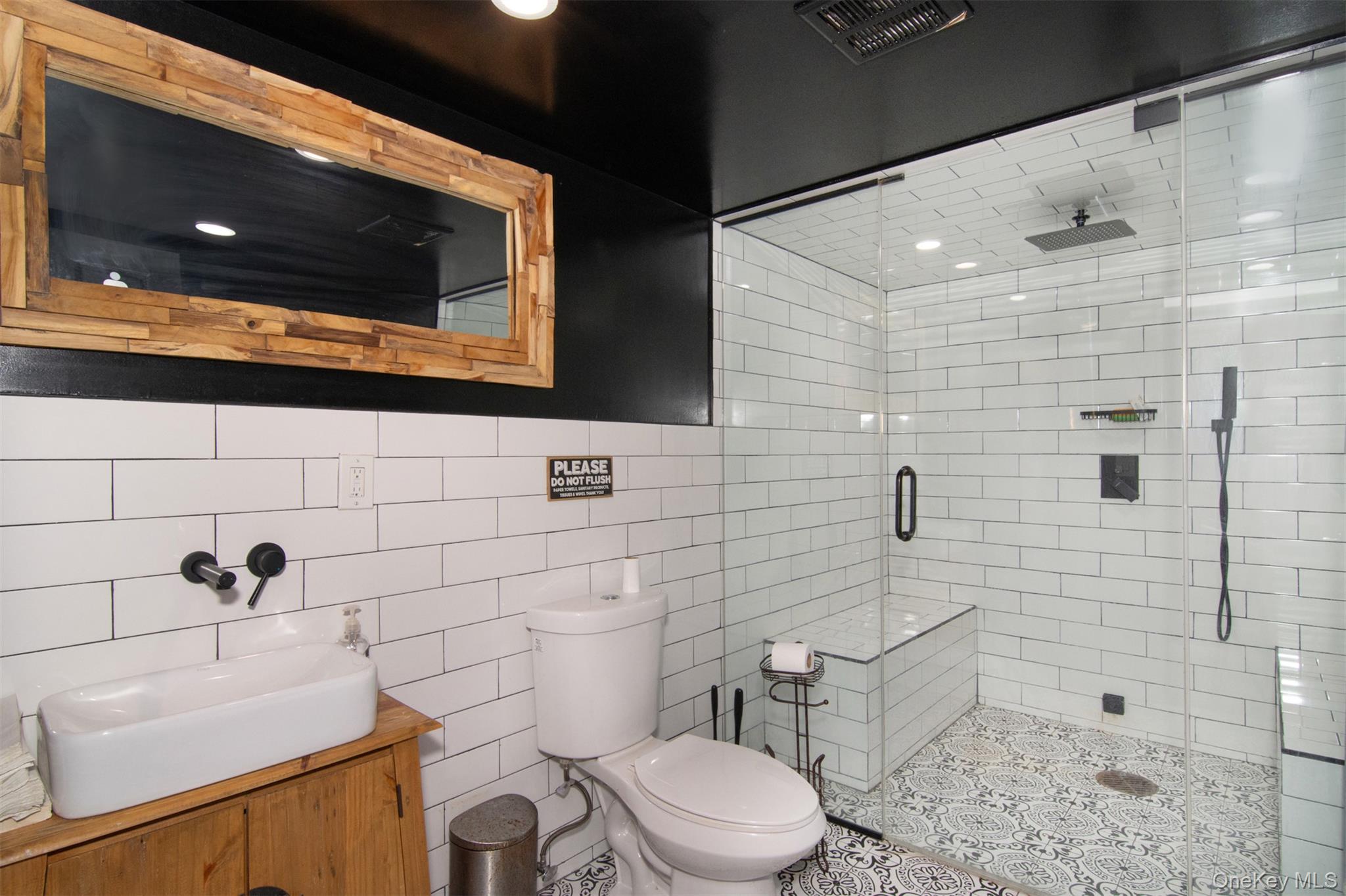397 N Broadway 1q Property Photo 21
